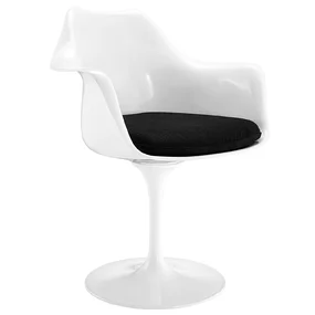 Стул Eero Saarinen Tulip Armchair, черная подушка